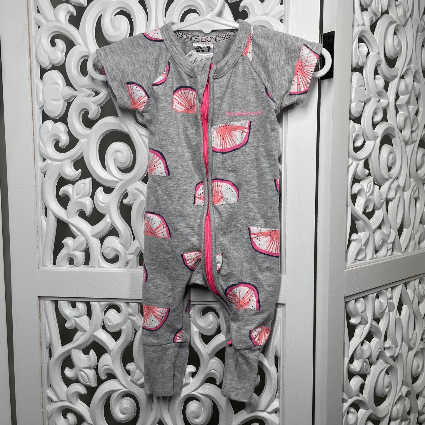 Bonds Onesie Size 0000