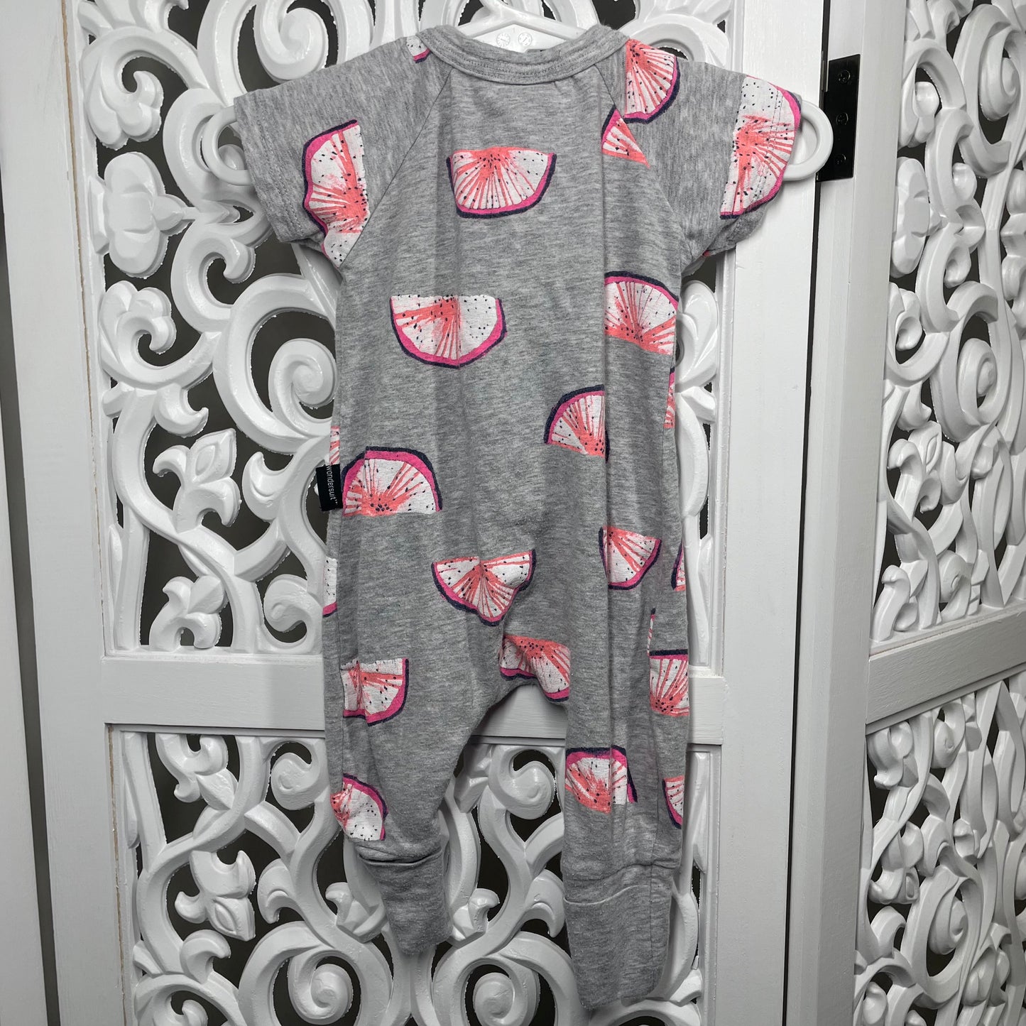 Bonds Onesie Size 0000