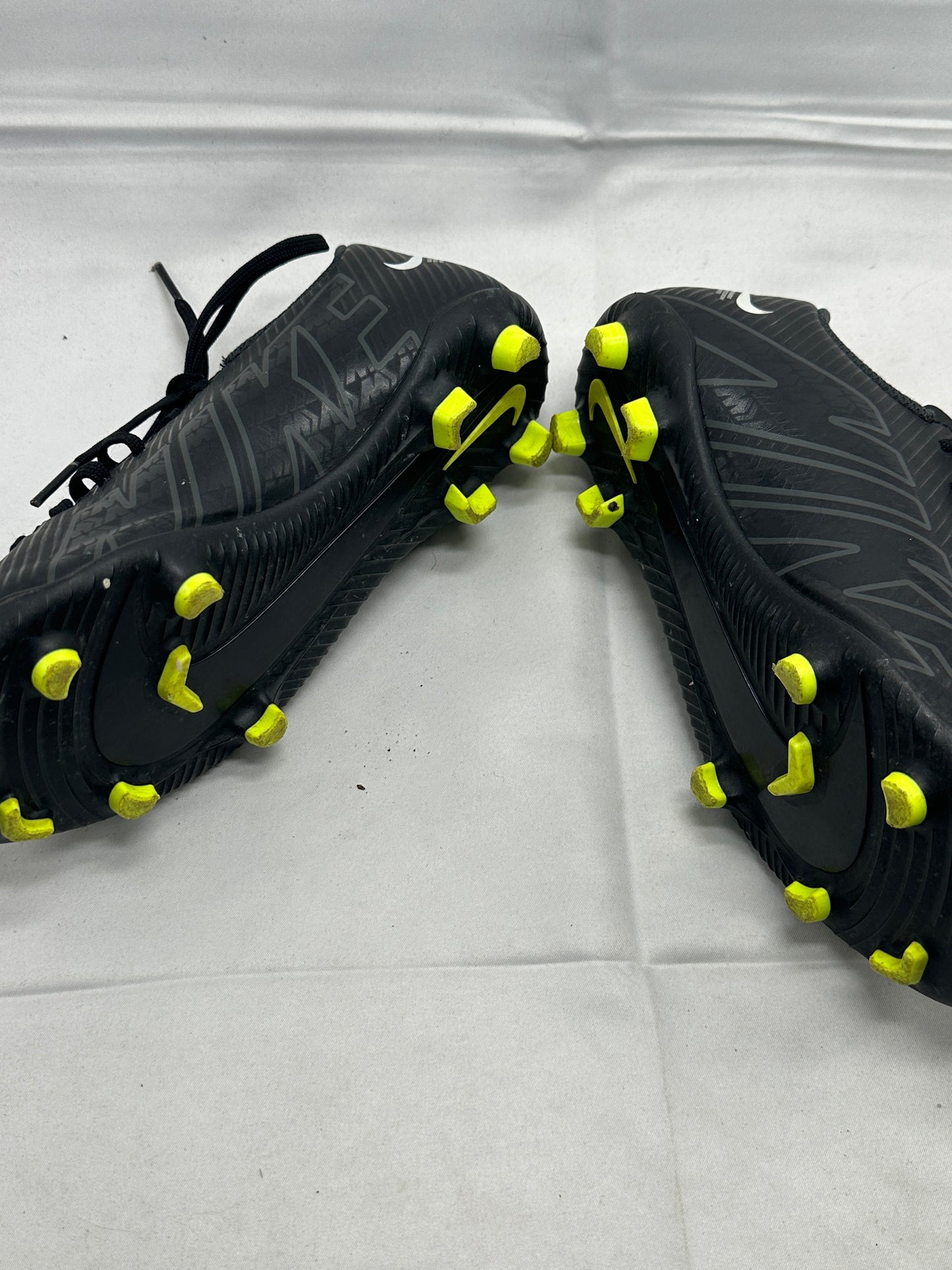 Nike Soccer Cleats Boots Sz 2.5