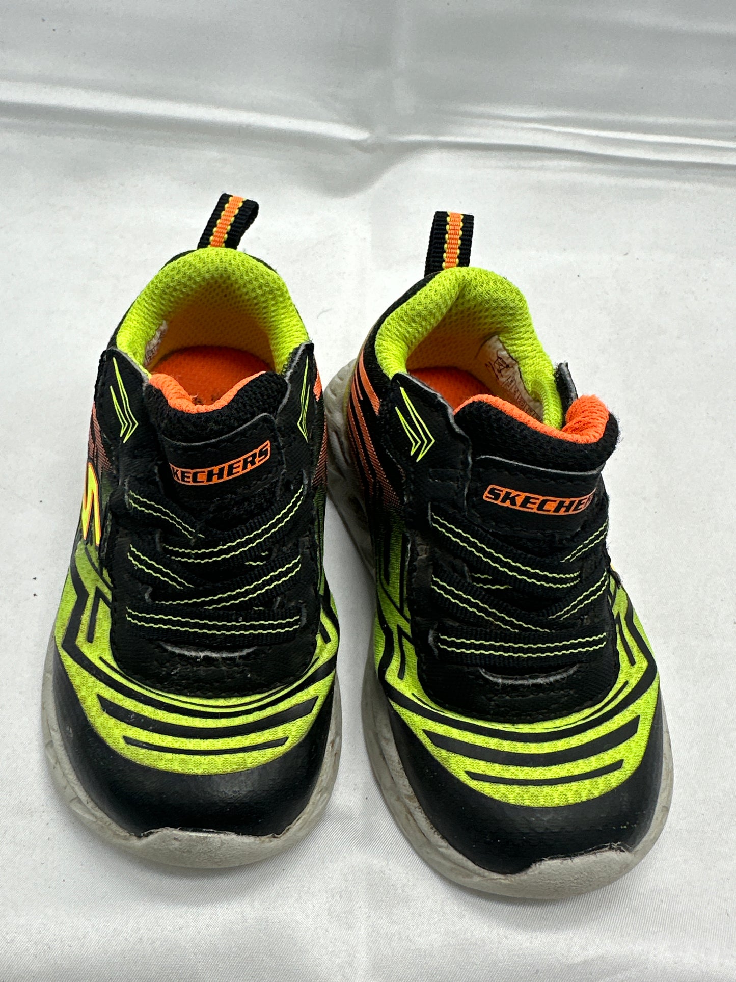 Sketchers Sneakers Light Up Shoes Toddler Sz 5 12cm