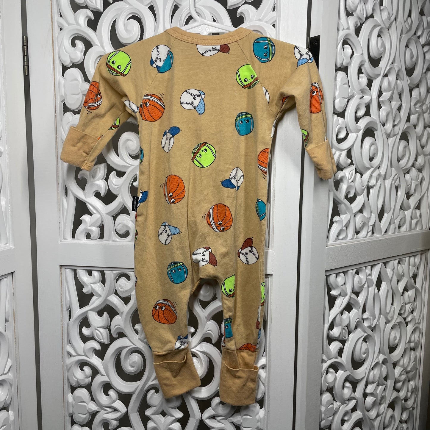 Bonds Onesie Size 000