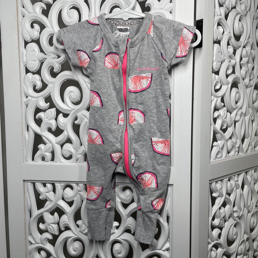 Bonds Onesie Size 0000