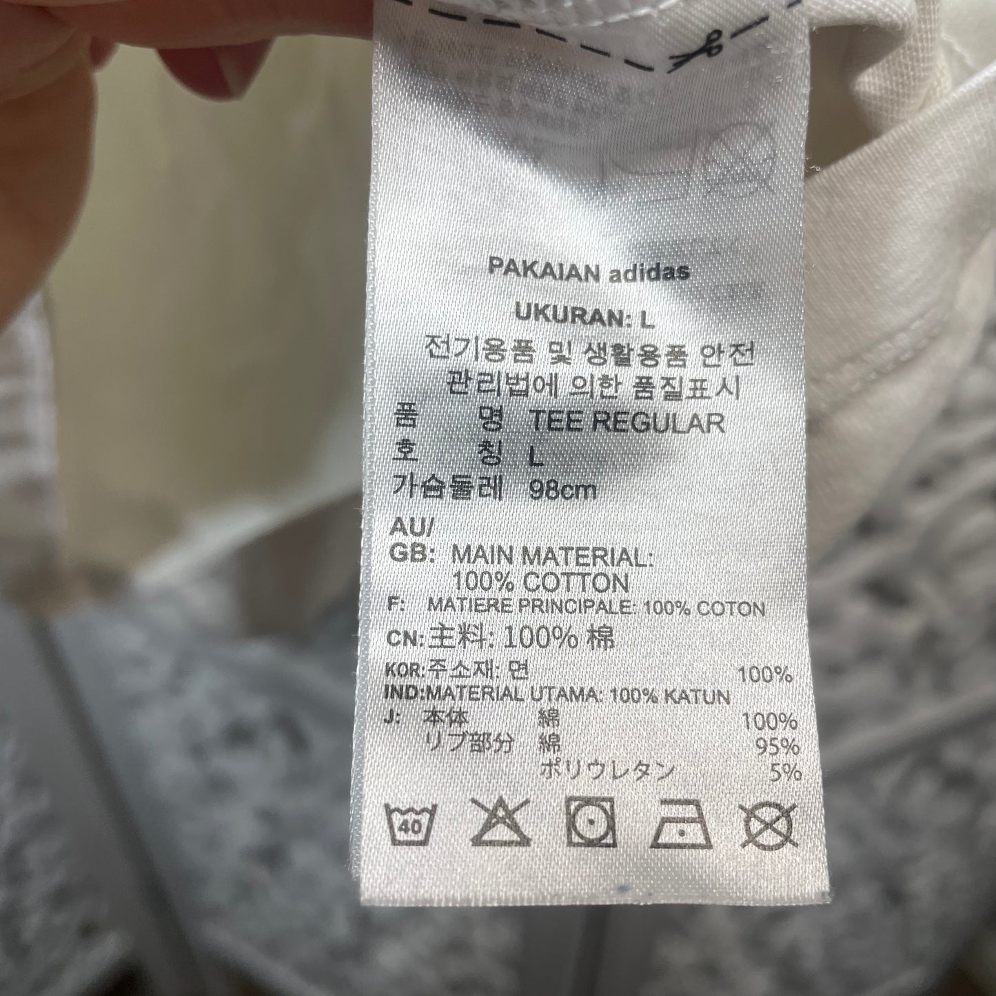 Adidas tshirt Size 12-14