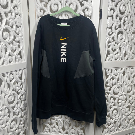Nike Boys Black Jumper Size 12-14