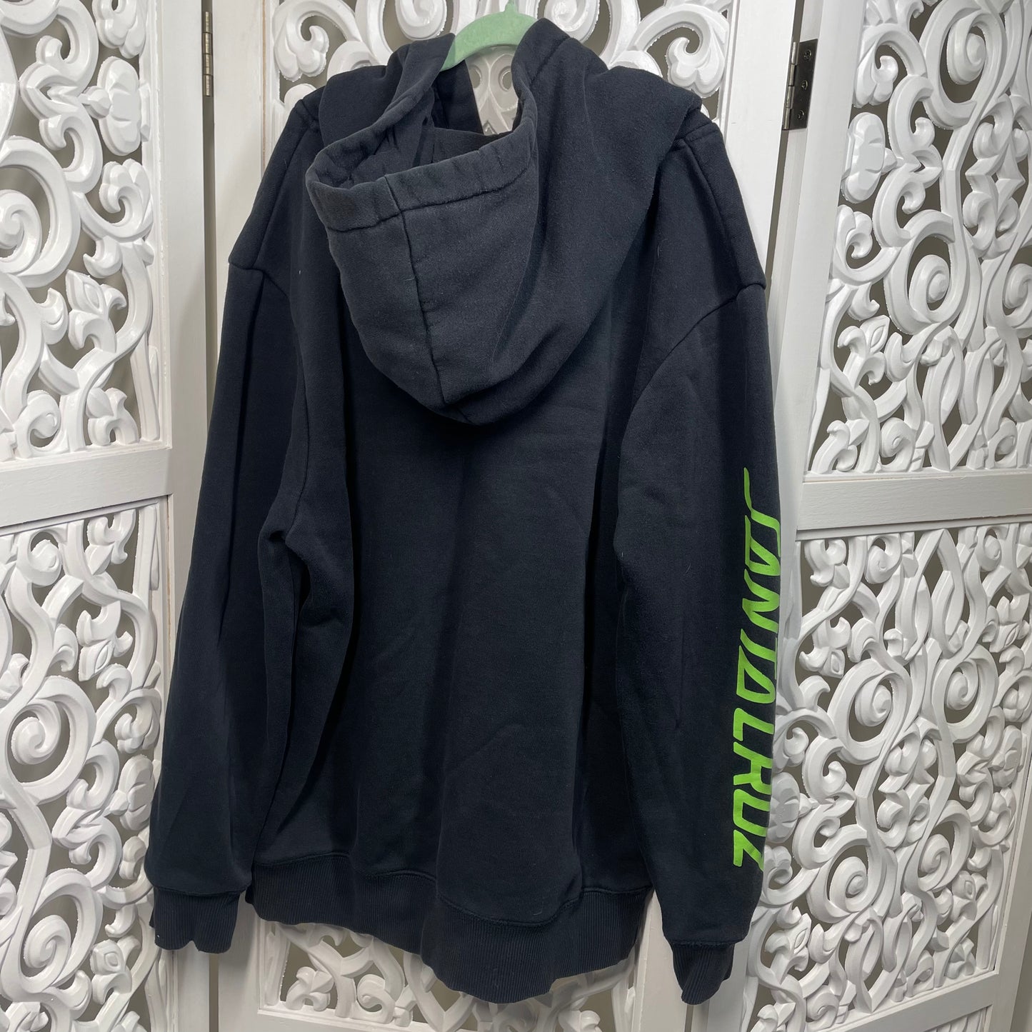 Santa Cruz Boys Hooded Jumper Size 14