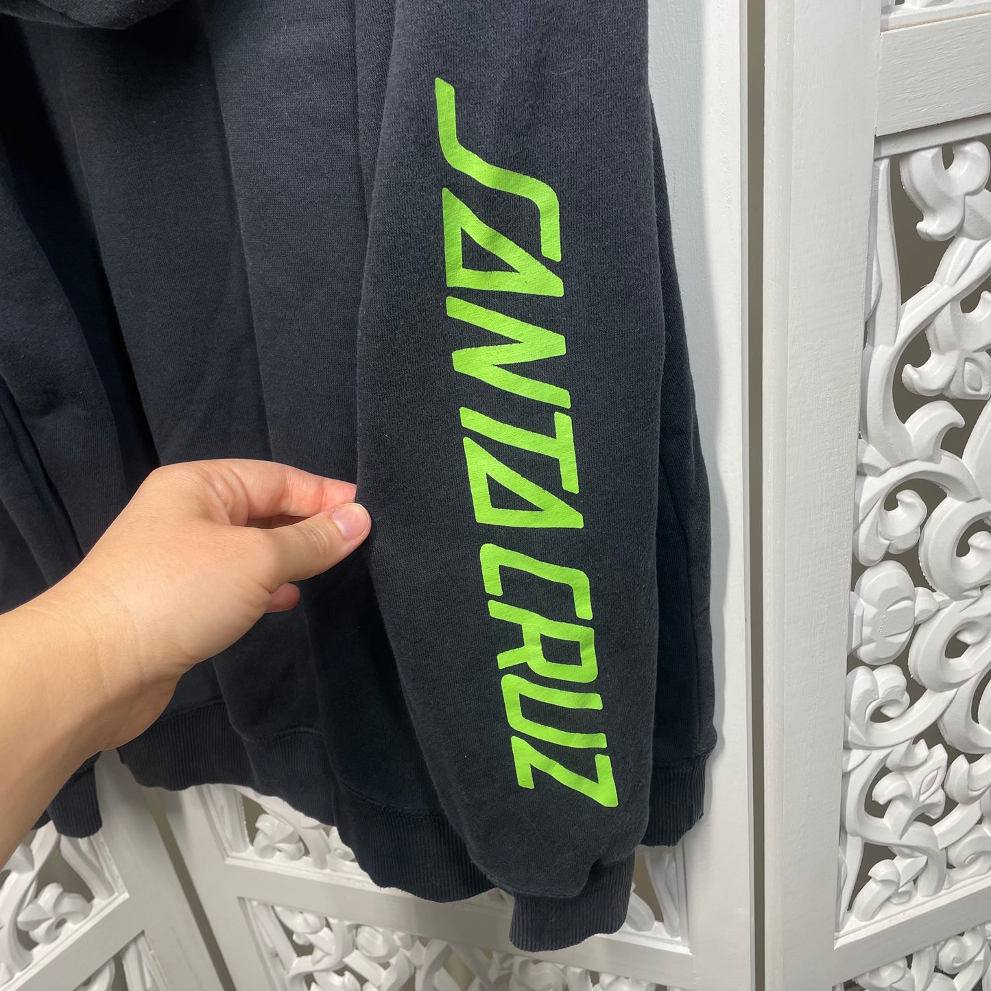 Santa Cruz Boys Hooded Jumper Size 14