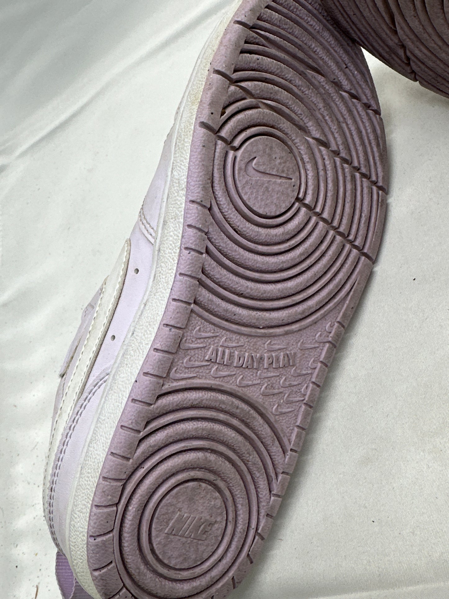 Nike Girls Shoes sz 13.5