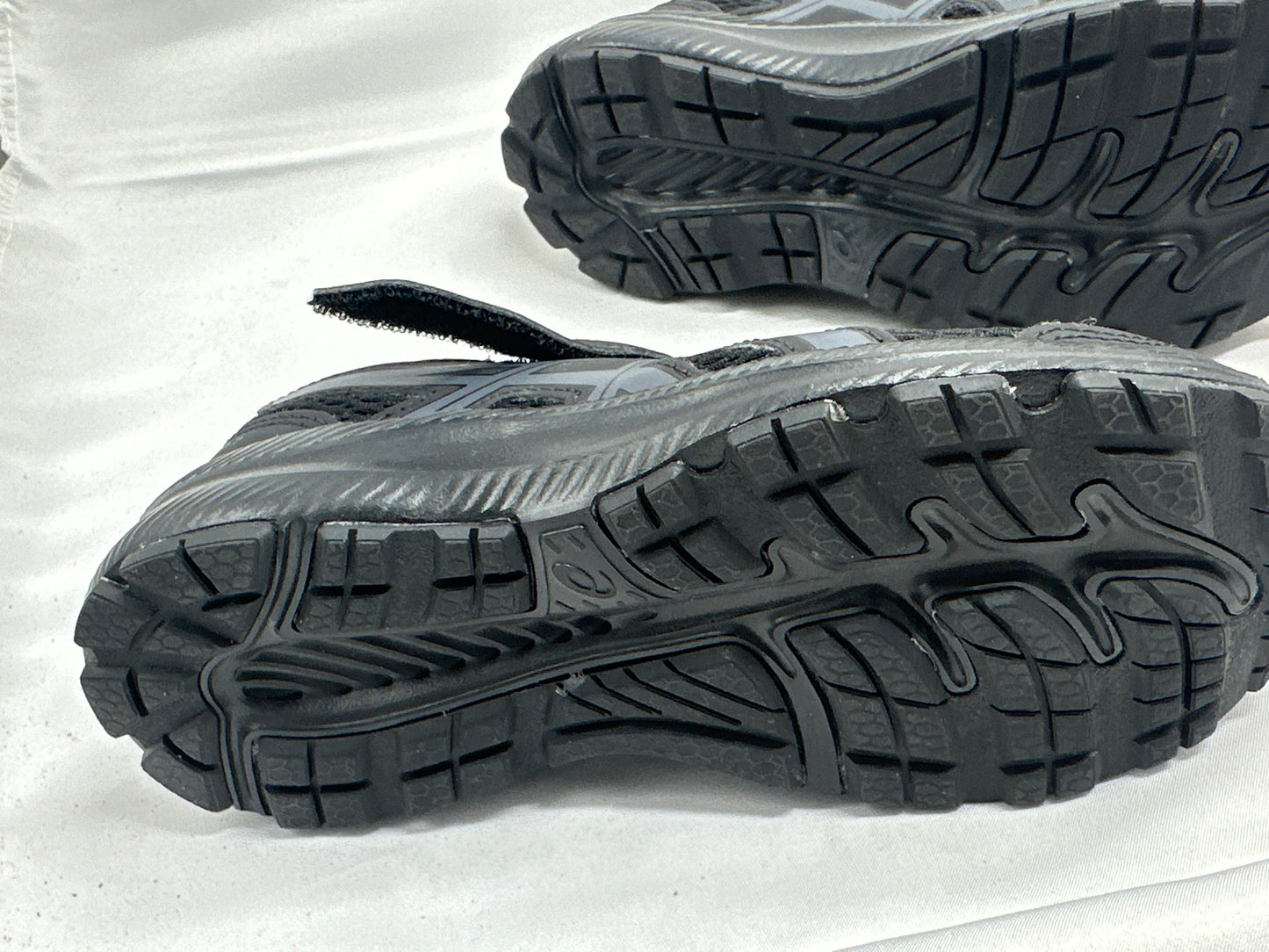 Asics Kids Black Shoes UK K12 Sz12 (19.5cm)