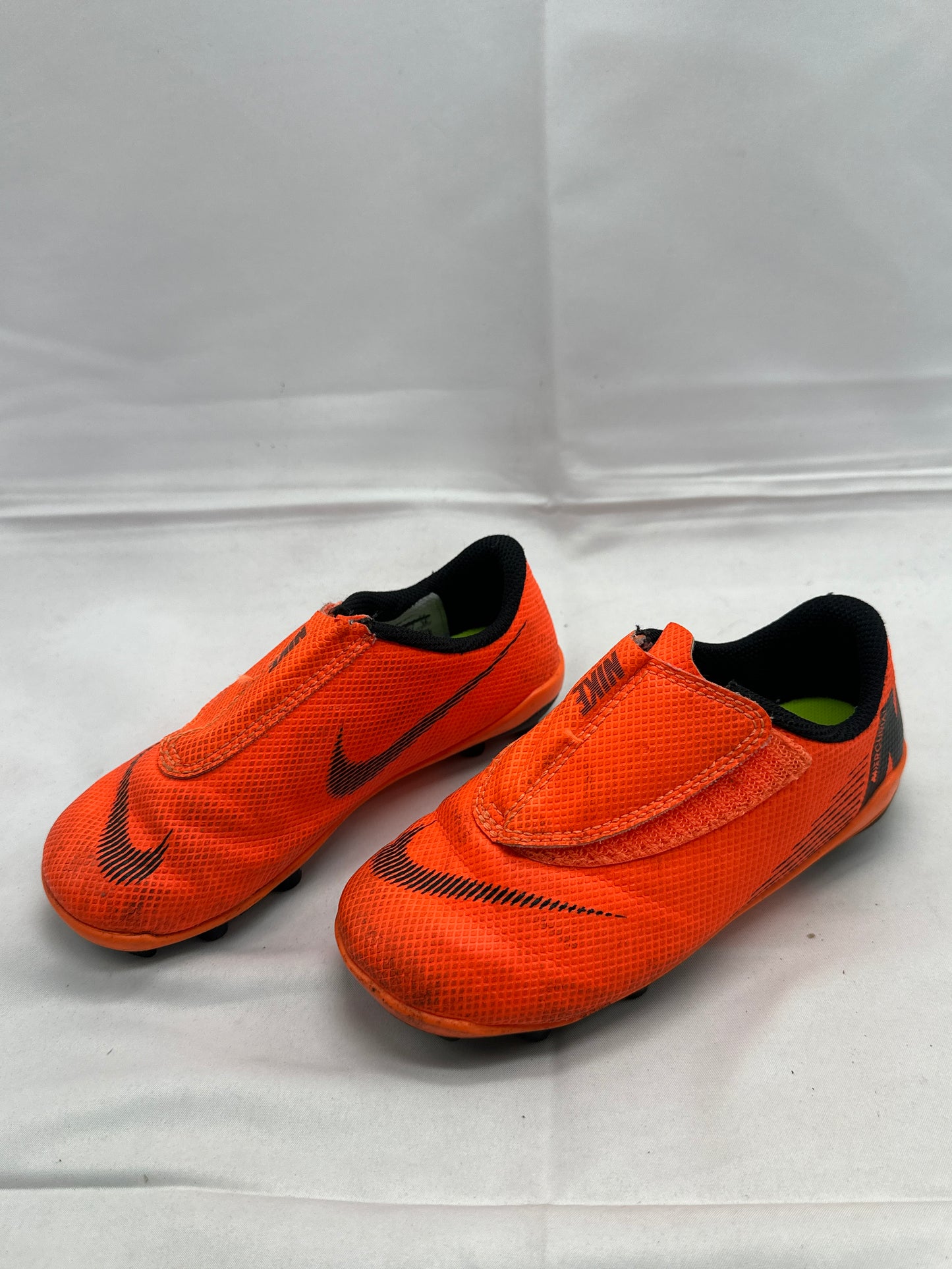 Nike Soccer Boots Sz 9.5 16cm
