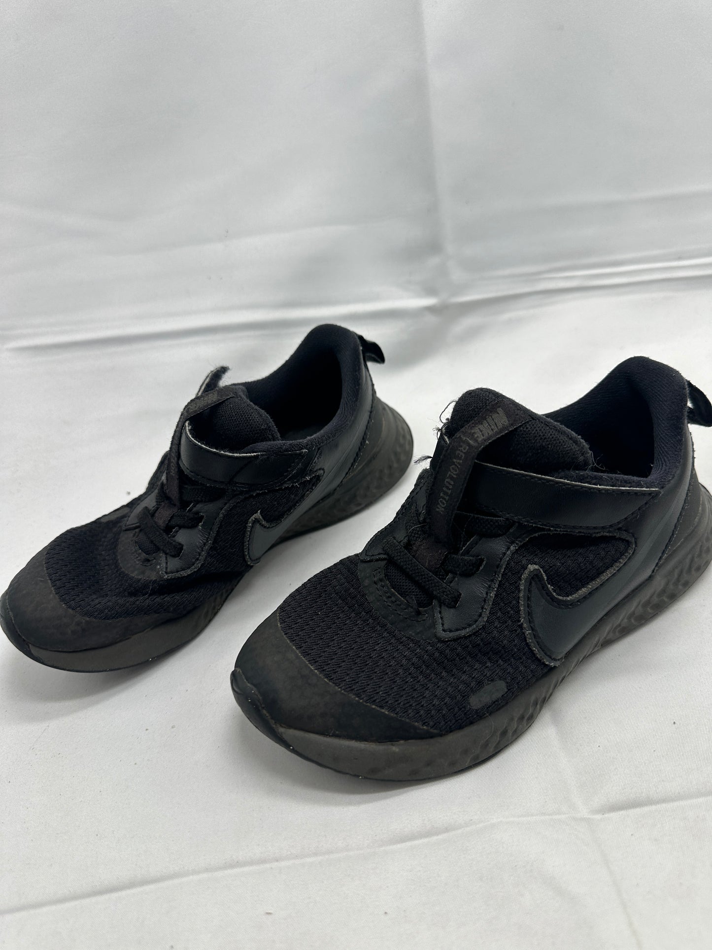 Nike Black Shoes Sneakers Sz 10.5 17cm