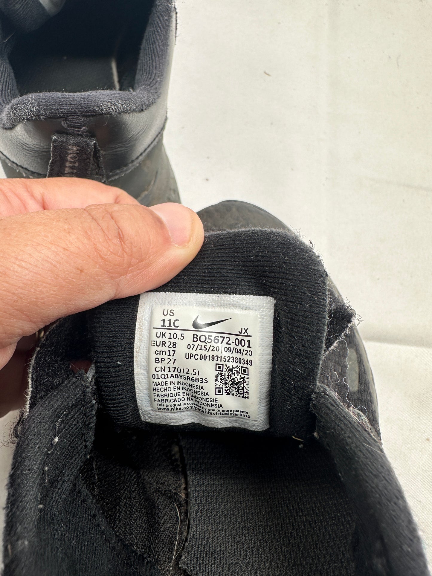 Nike Black Shoes Sneakers Sz 10.5 17cm