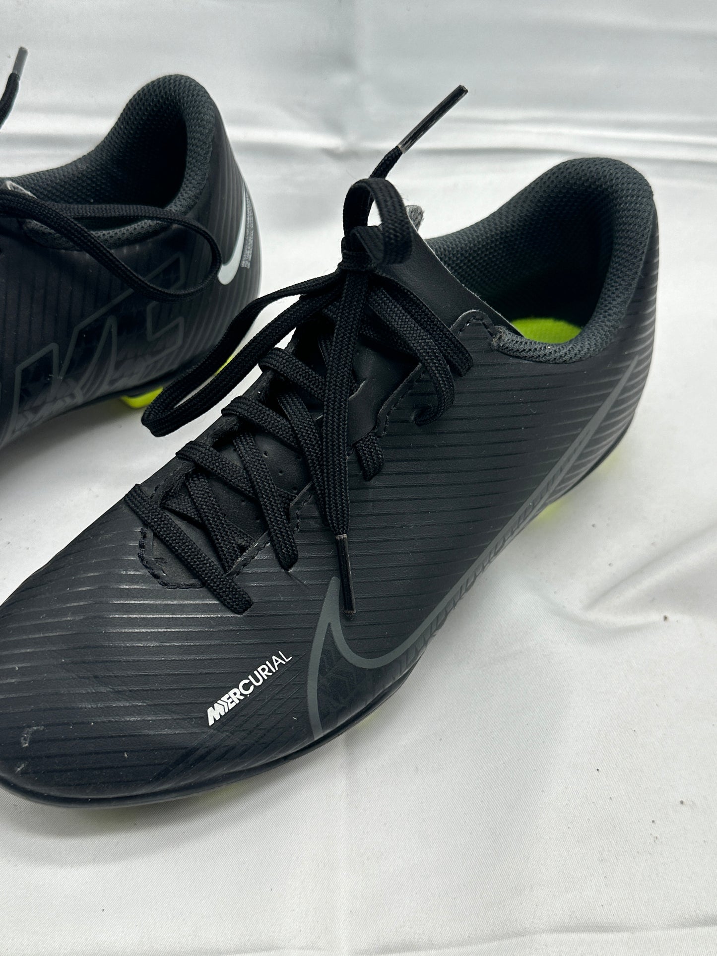 Nike Soccer Cleats Boots Sz 2.5