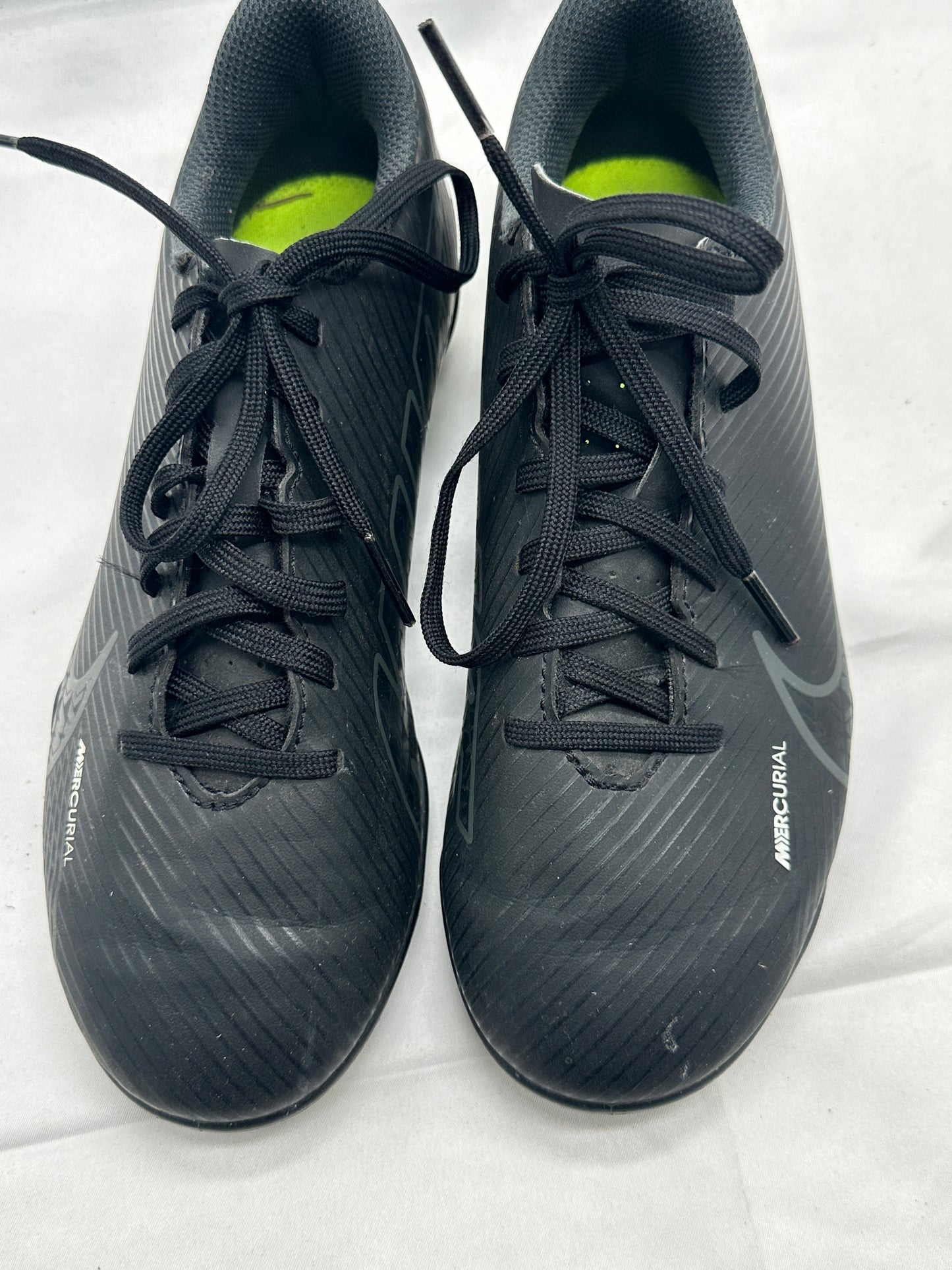 Nike Soccer Cleats Boots Sz 2.5