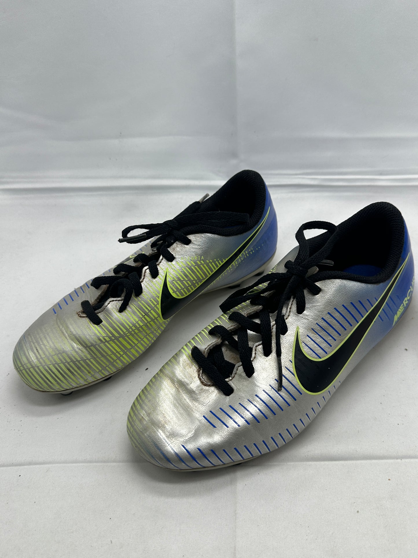 Nike Soccer Cleats Boots Sz 4.5