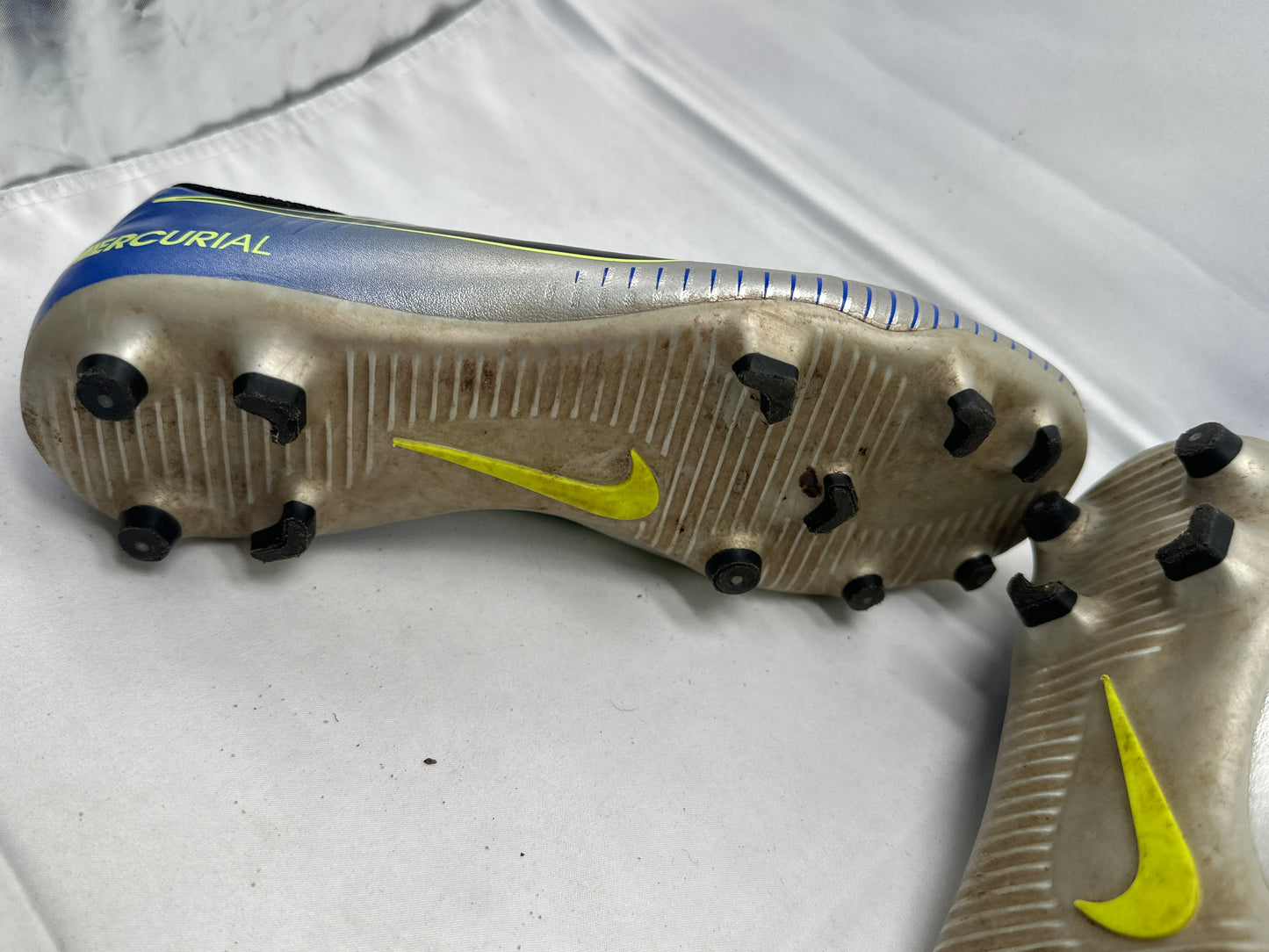 Nike Soccer Cleats Boots Sz 4.5