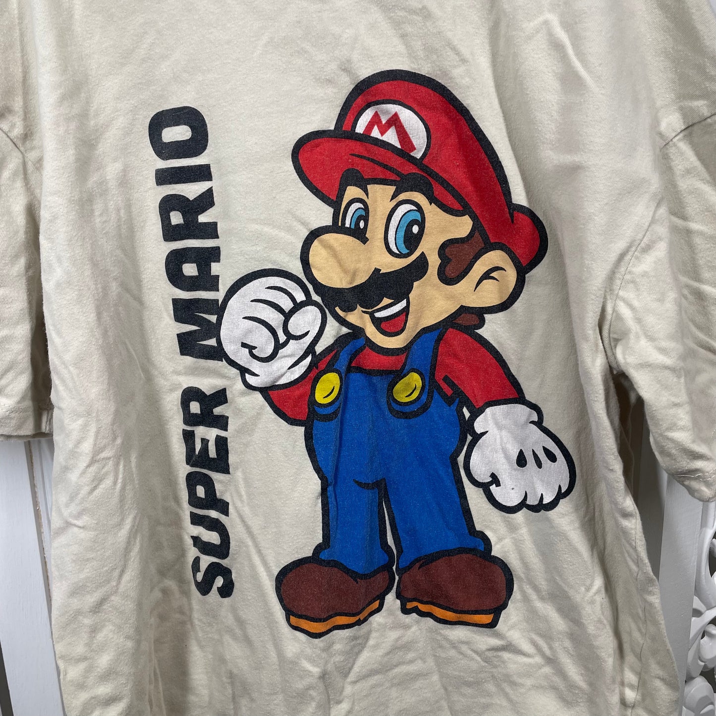 Super Mario T-shirt Size 10 (Damage)