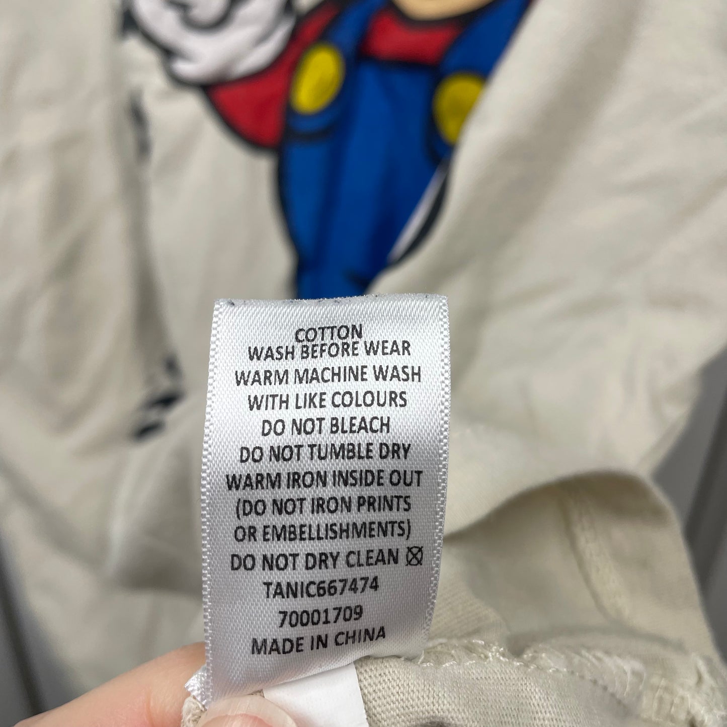 Super Mario T-shirt Size 10 (Damage)